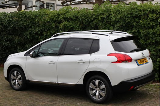 Peugeot 2008 - 1.2 (110 pk) Allure - navi - parkeerhulp - 1