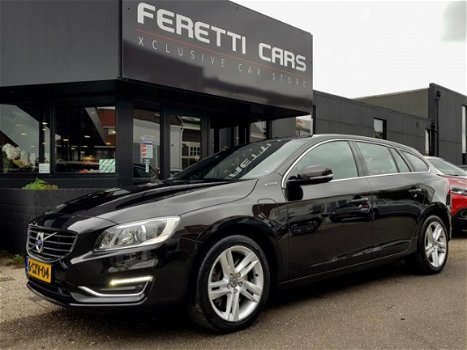 Volvo V60 - 2.4 D6 215PK AWD AUT6 PLUG-IN HYBRID SUMMUM LEDER NAVI XENON LMV PDC - 1