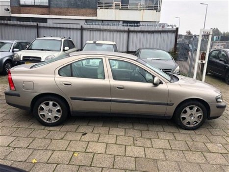 Volvo S60 - 2.4 140PK - 1