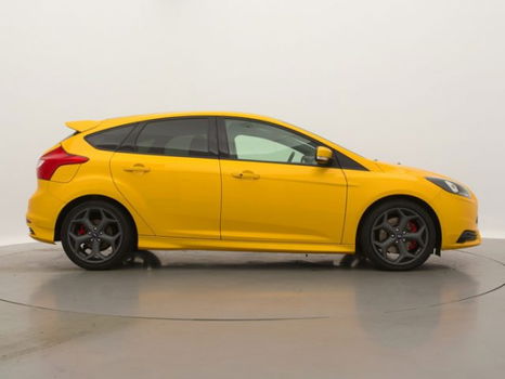 Ford Focus - 2.0 EcoBoost ST-2 MA10811 | Navi | Cruise | PDC | Park Pilot | LMV | Clima | Stoelverw - 1