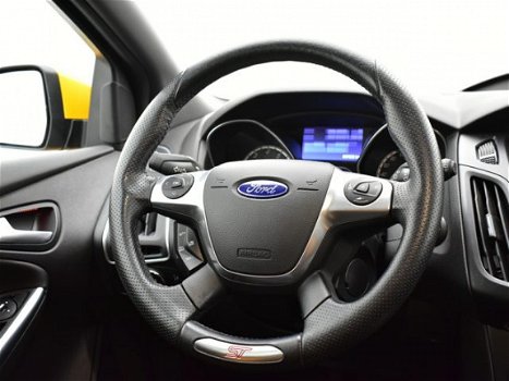 Ford Focus - 2.0 EcoBoost ST-2 MA10811 | Navi | Cruise | PDC | Park Pilot | LMV | Clima | Stoelverw - 1