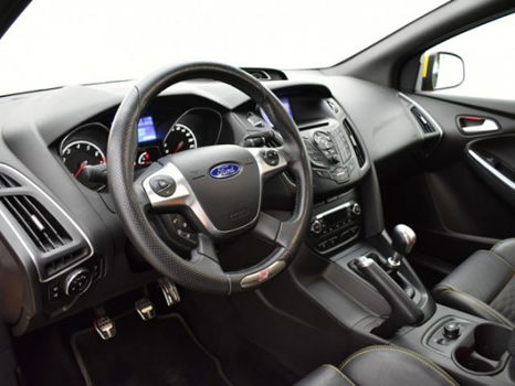 Ford Focus - 2.0 EcoBoost ST-2 MA10811 | Navi | Cruise | PDC | Park Pilot | LMV | Clima | Stoelverw - 1