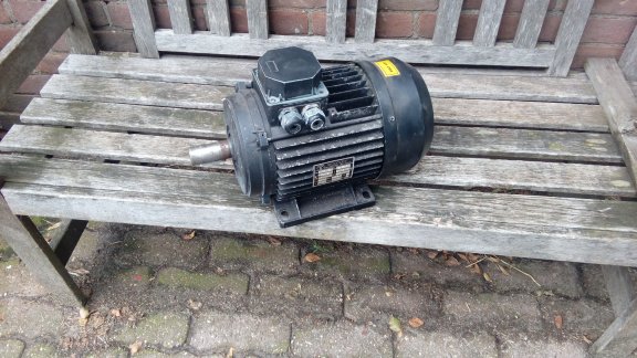 verschillende compressor motors 220 en 380 etc - 8