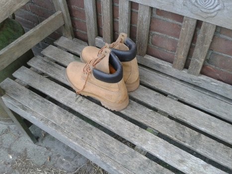 nieuw paar stevige schoenen - 2