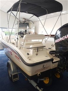 Boston Whaler Dauntless 16