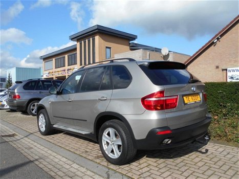 BMW X5 - 3.0D AUT. SPORT MASSAGE/HEAD-UP/KEYLESS/PANORAMADAK/COMFORT-ZETELS - 1