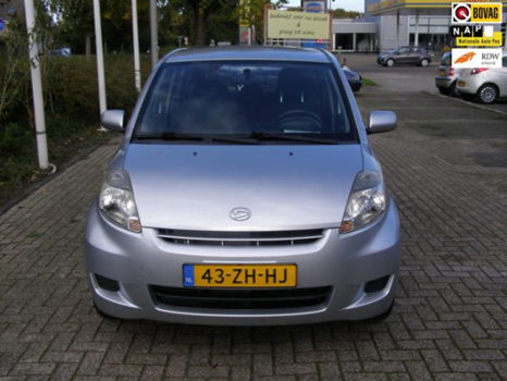 Daihatsu Sirion 2 - 1.3-16V Comfort automaat met trekhaak - 1