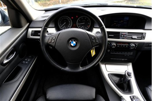 BMW 3-serie Touring - 318i Luxury Line Navi/Leder/Xenon/Sportstoelen - 1