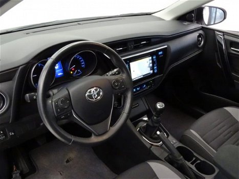 Toyota Auris Touring Sports - 1.2T Trend Panoramadak Navigatie CruiseControl Clima Camera 16
