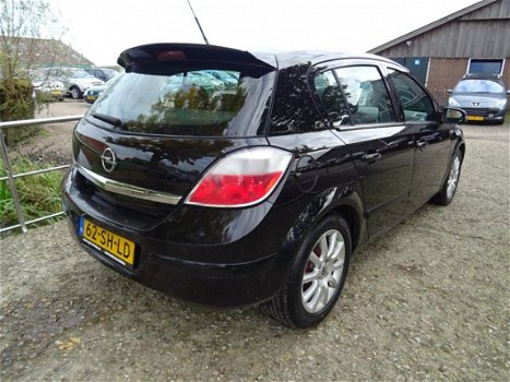 Opel Astra - 1.6 Cosmo | Leer + Clima + Cruise nu € 4.975, - 1