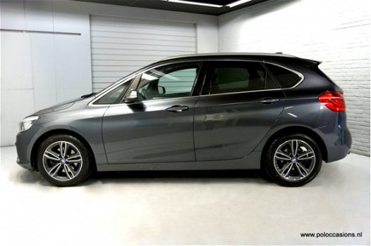 BMW 2-serie Active Tourer - 220d Automaat, Sportinterieur, Head-Up Display - 1