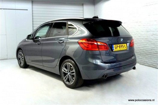 BMW 2-serie Active Tourer - 220d Automaat, Sportinterieur, Head-Up Display - 1