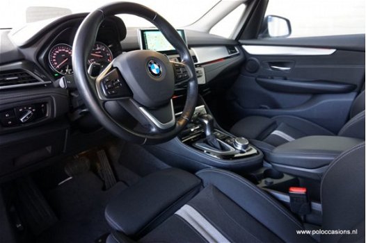BMW 2-serie Active Tourer - 220d Automaat, Sportinterieur, Head-Up Display - 1