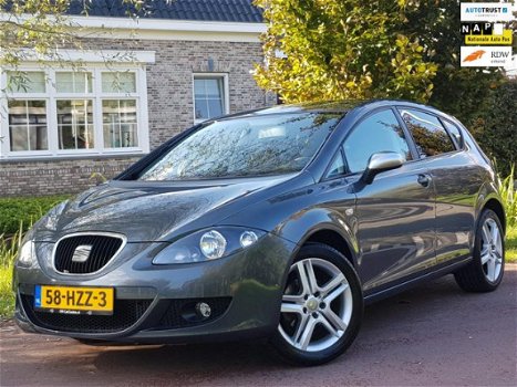 Seat Leon - 1.6 Sport 101.000km / Dealer ond./ Nieuwstaat EINDEJAARS-SALE - 1