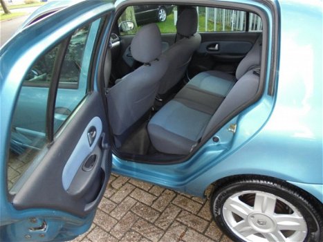 Renault Clio - 1.2-16V Authentique Comfort - 1