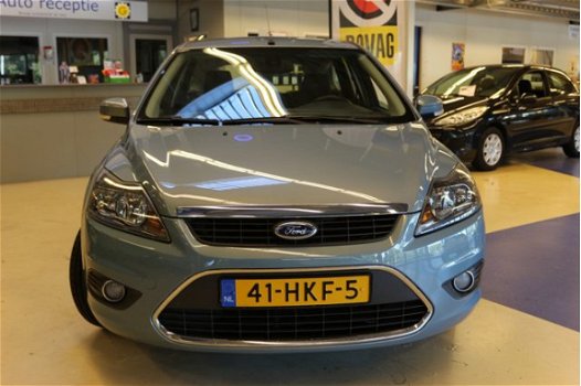 Ford Focus Wagon - 1.6 TITANIUM STATIONWAGEN Automaat NAVI AC/ECC PDC LMV APK 2021 - 1