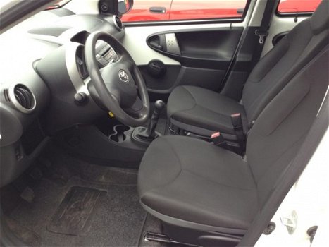 Toyota Aygo - 1.0 5D Now, airco, e.ramen - 1