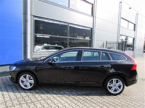 Volvo V60 - 2.4 D6 Twin Engine Summum - 1