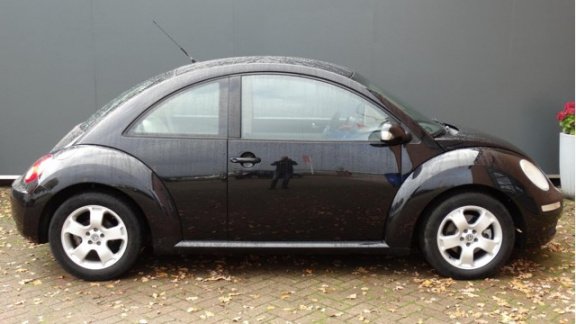 Volkswagen New Beetle - 2.0 Highline 116pk Airco NL Auto met NAP Lage km stand - 1