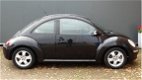 Volkswagen New Beetle - 2.0 Highline 116pk Airco NL Auto met NAP Lage km stand - 1 - Thumbnail