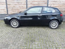 Alfa Romeo 147 - 1.6 CLIMA LEER NAVI ONDERHOUDSHISTORIE