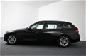 BMW 3-serie Touring - 318i Executive (Navigatie/Blue tooth/PDC V+A/El. achterklep/stoelverwarming) - 1 - Thumbnail