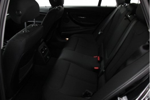 BMW 3-serie Touring - 318i Executive (Navigatie/Blue tooth/PDC V+A/El. achterklep/stoelverwarming) - 1
