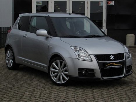 Suzuki Swift - 1.6 SPORT KEYLESS GO& ENRTY|KEYLESS ENTRY|ECC/AIRCO|GETINT GLAS|17 INCH - 1