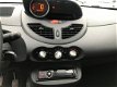 Renault Twingo - 1.2-16V Authentique NL auto APK 9-10-2020 N.A.P - 1 - Thumbnail