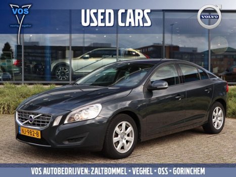 Volvo S60 - 1.6 D2 Momentum | Navigatie | Parkeersensoren | Cruise Control - 1