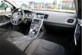 Volvo S60 - 1.6 D2 Momentum | Navigatie | Parkeersensoren | Cruise Control - 1 - Thumbnail
