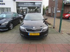 Skoda Rapid Spaceback - 1.2 TSI Greentech Edition Navigatie, Cruise control, Climate control, Parkee