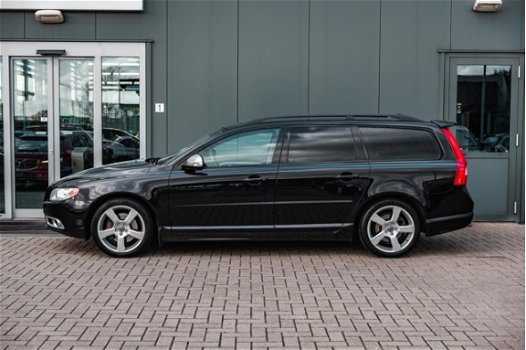 Volvo V70 - 2.5FT R-Design / Leder / Dealeronderhouden / Parkeersensoren / Stoelverwarming - 1