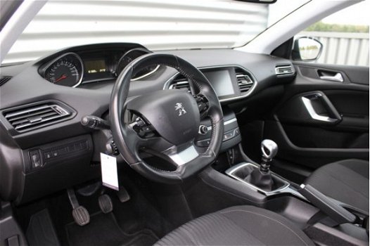 Peugeot 308 - 120pk HDI B.L.Executive NAVI PANODAK CLIMA CRUISE - 1