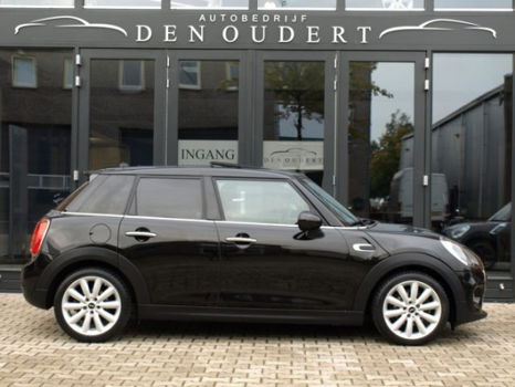 Mini Mini Cooper - 1.5 Pepper Automaat 5 Deurs Panorama/17Inch/PDC 2016 - 1