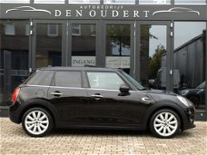 Mini Mini Cooper - 1.5 Pepper Automaat 5 Deurs Panorama/17Inch/PDC 2016