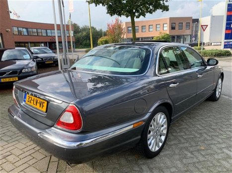 Jaguar XJ - 4.2 V8 Executive Navigatie, Pdc v+a, vol leder int., verstelbare pedalen - 1