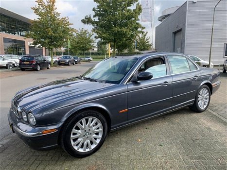 Jaguar XJ - 4.2 V8 Executive Navigatie, Pdc v+a, vol leder int., verstelbare pedalen - 1