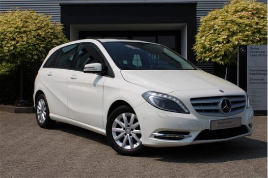 Mercedes-Benz B-klasse - 180 Ambition | Navigatie | Bi-Xenon | Tempomaat - 1