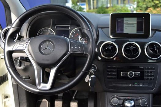 Mercedes-Benz B-klasse - 180 Ambition | Navigatie | Bi-Xenon | Tempomaat - 1