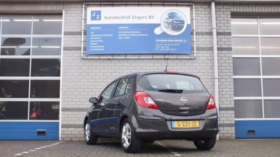 Opel Corsa - 1.2-16V Design Edition - 1