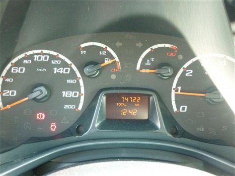 Ford Ka - 1.2 Limited start/stop airco centraledeur vergrendeling op de sleutel apk bij verkoop - 1