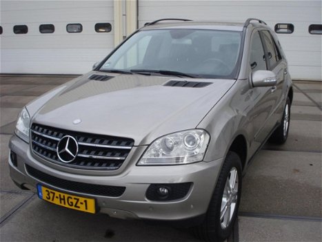 Mercedes-Benz M-klasse - 350 BENZINE ZEER GOEDE STAAT - 1