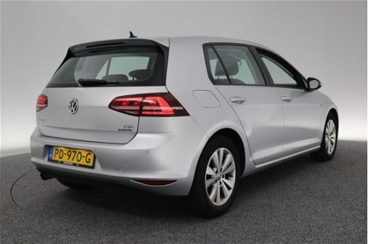 Volkswagen Golf - 1.0 TSI Connected Series Navi / Camera / Cruise - 1