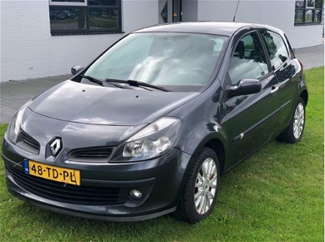 Renault Clio - 1.4-16V Dynamique Luxe Airco / Xenon / Nieuw Apk - 1