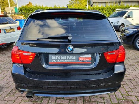 BMW 3-serie Touring - 318i High Executive Navi pro/xenon/panoramdak/sportstoelen/half leer zwart, vo - 1