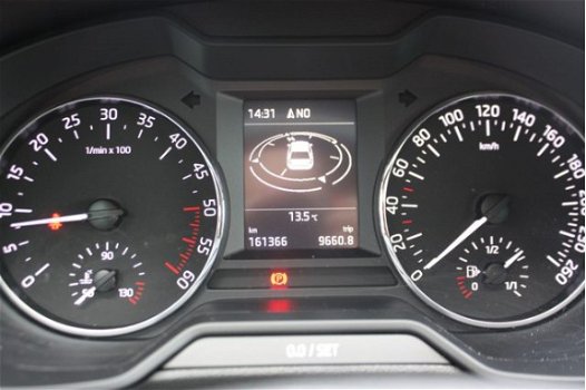 Skoda Octavia Combi - 1.6 TDI CLIMA NAVIGATIE PDC CHROOM PRIVATGLAS - 1