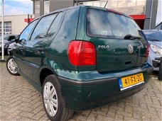 Volkswagen Polo - 1.4-16V Trendline 5drs. APK Groen