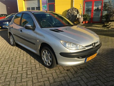 Peugeot 206 - 1.4 HDi One-line Zilvermetalic 2007 Airco 5-drs - 1
