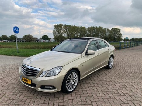 Mercedes-Benz E-klasse - E 220 CDI BlueEFFICIENCY Avantgarde - 1